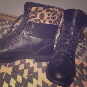 Combat boots